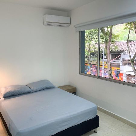 Apartamento Lleras Apartment Medellin Bagian luar foto