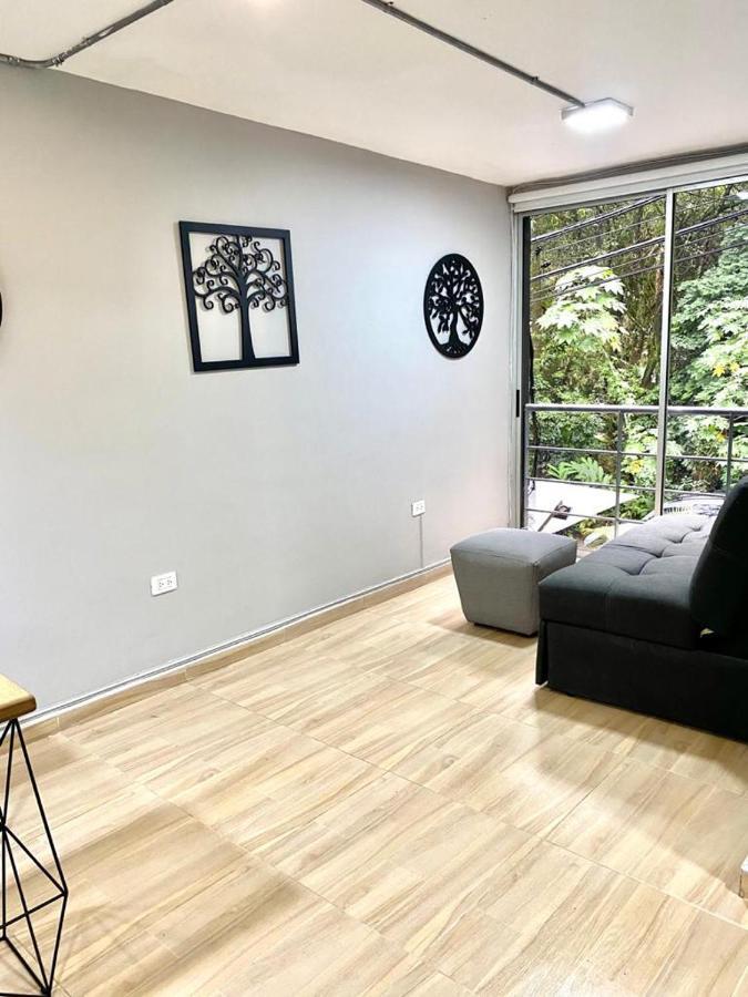 Apartamento Lleras Apartment Medellin Bagian luar foto