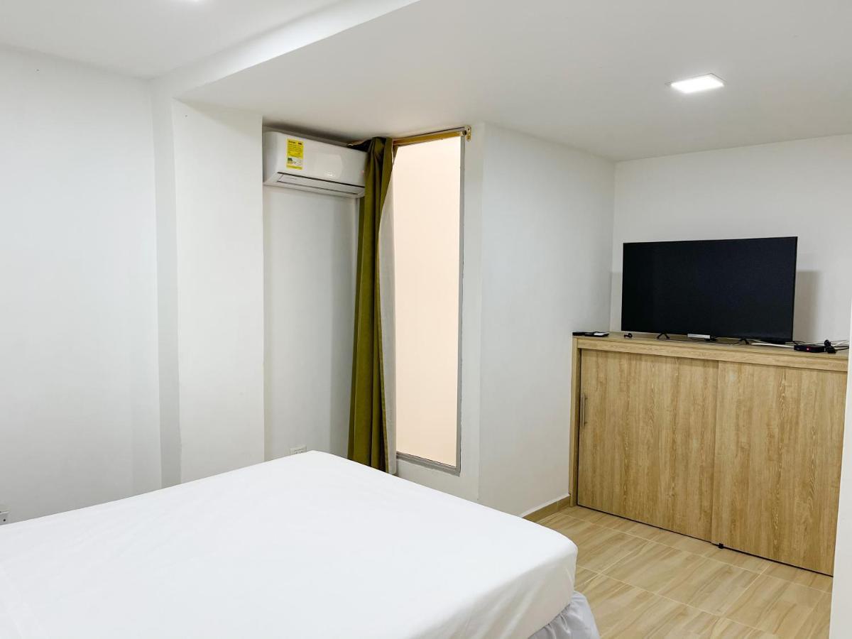 Apartamento Lleras Apartment Medellin Bagian luar foto